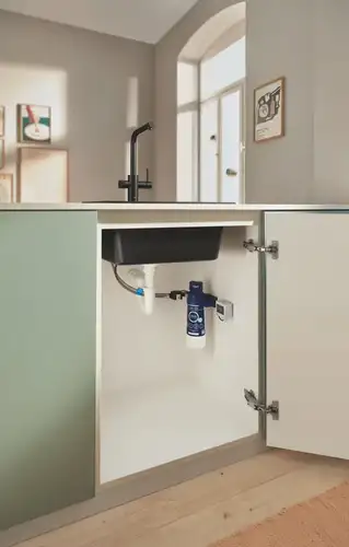 Смеситель кухни под фильтр с выдвижной лейкой фантомный черный Grohe Blue Pure Minta 30590KF0 - almatherm.kz