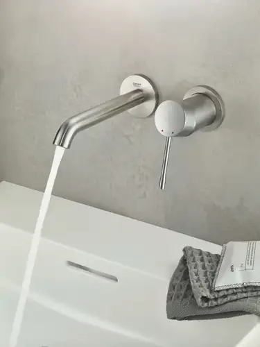 Смеситель раковины настенного монтажа суперсталь размер M Grohe Essence 29192DC1 - almatherm.kz